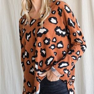 Boutique Cheetah oversized top